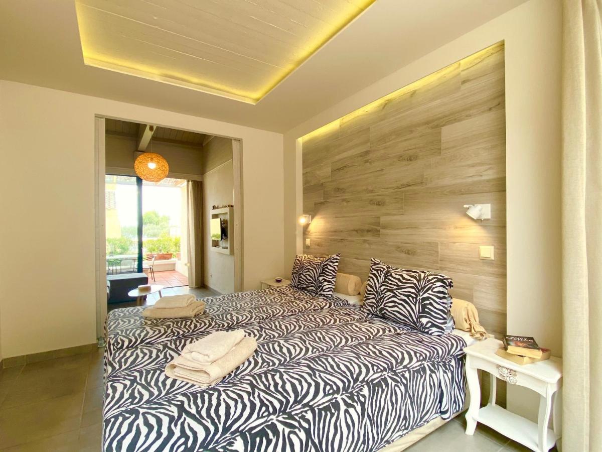 Barbati Beach Minivillas With Pool By Dadovillas エクステリア 写真